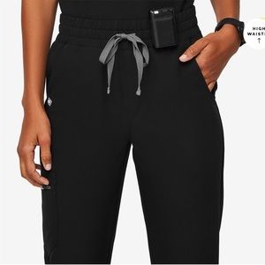 Figs Zamora high waisted scrub pants with scrunched waist
